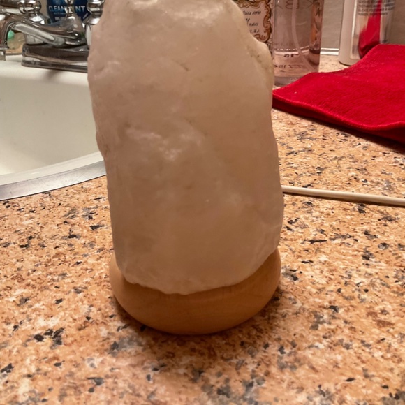 Himalayan Salt Lamp - Picture 5 of 10